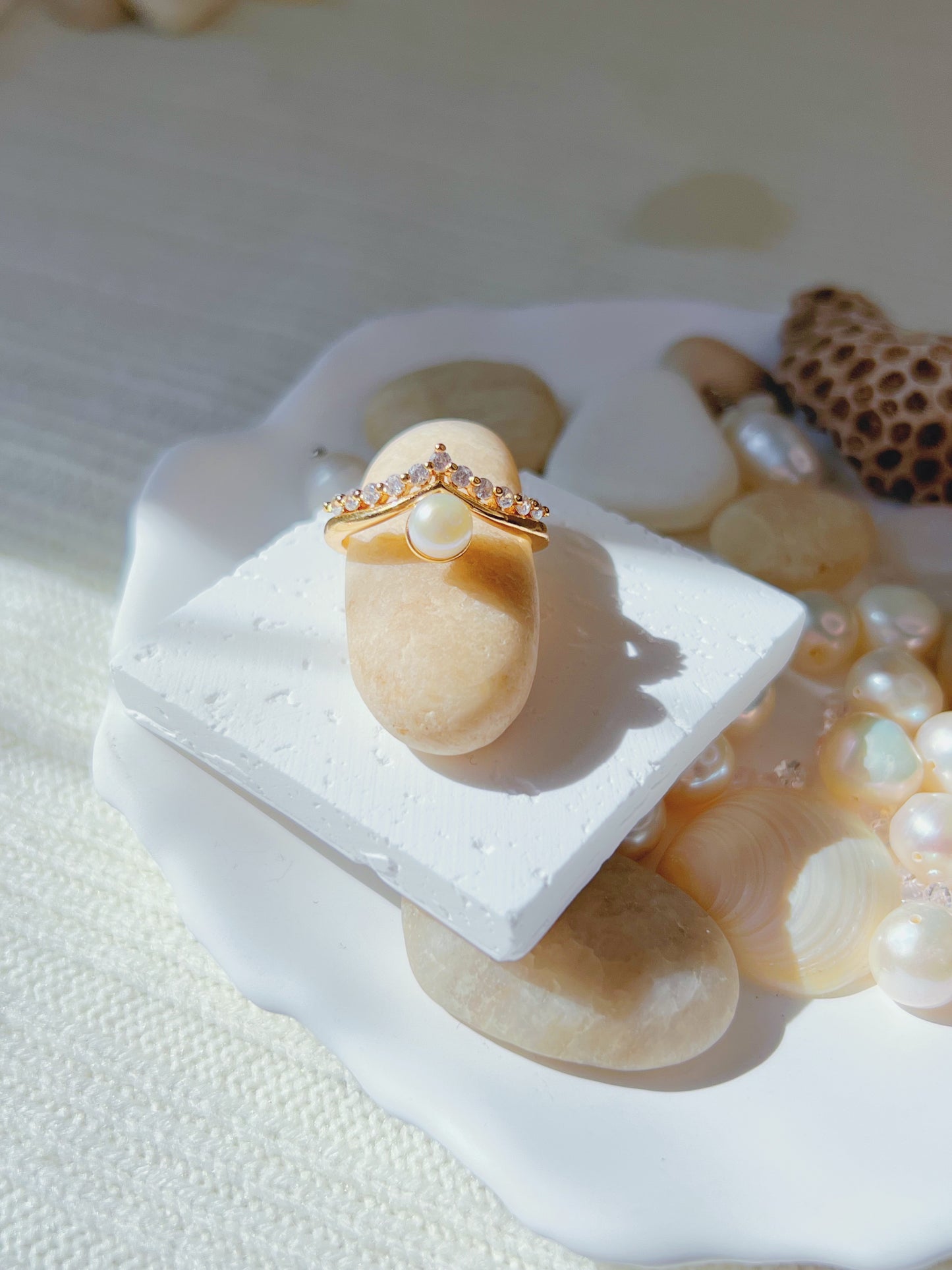 Pearl Pearl! -  Adjustable Big Crown Zircon Pearl Ring