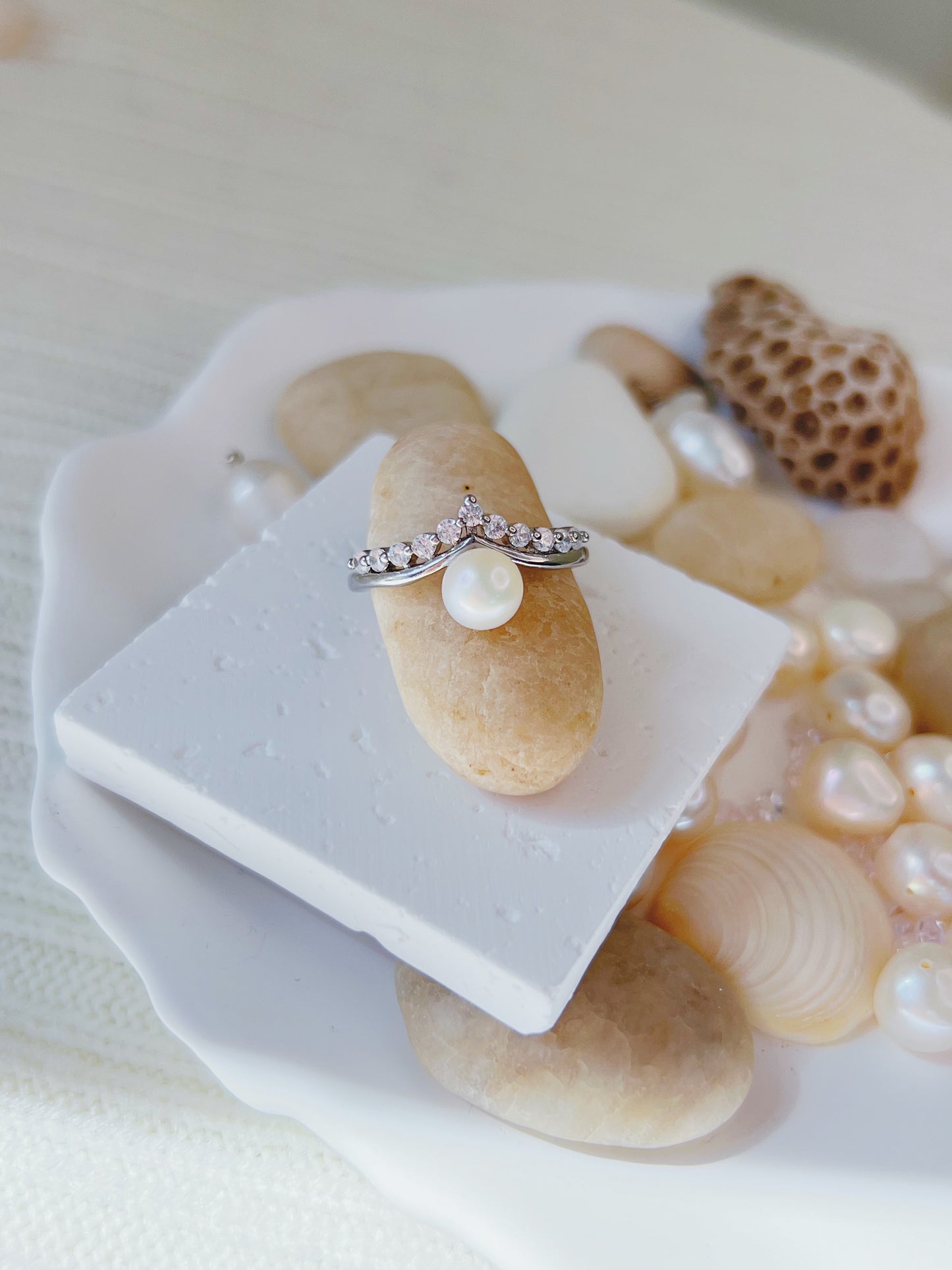 Pearl Pearl! -  Adjustable Big Crown Zircon Pearl Ring