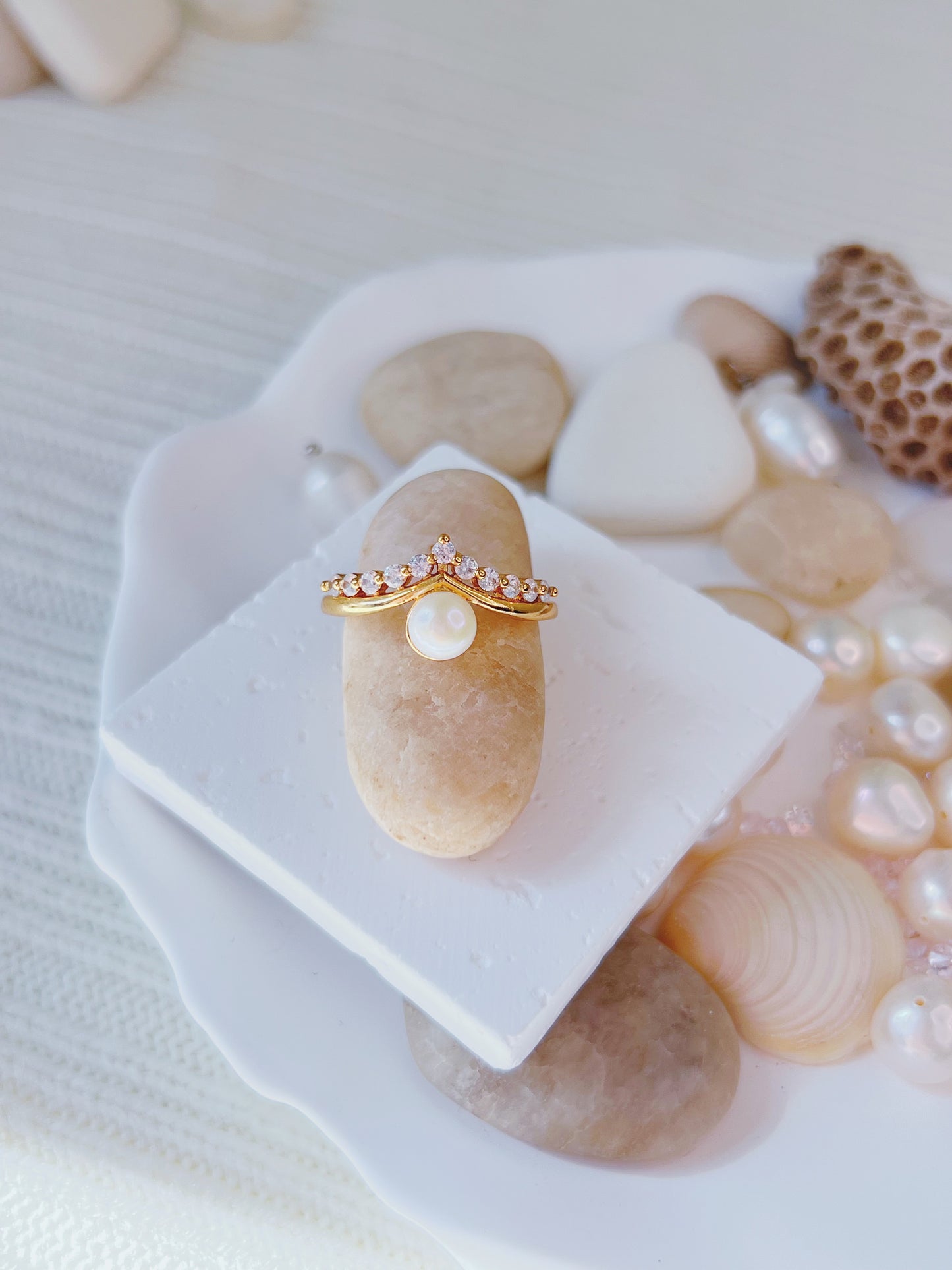 Pearl Pearl! -  Adjustable Big Crown Zircon Pearl Ring