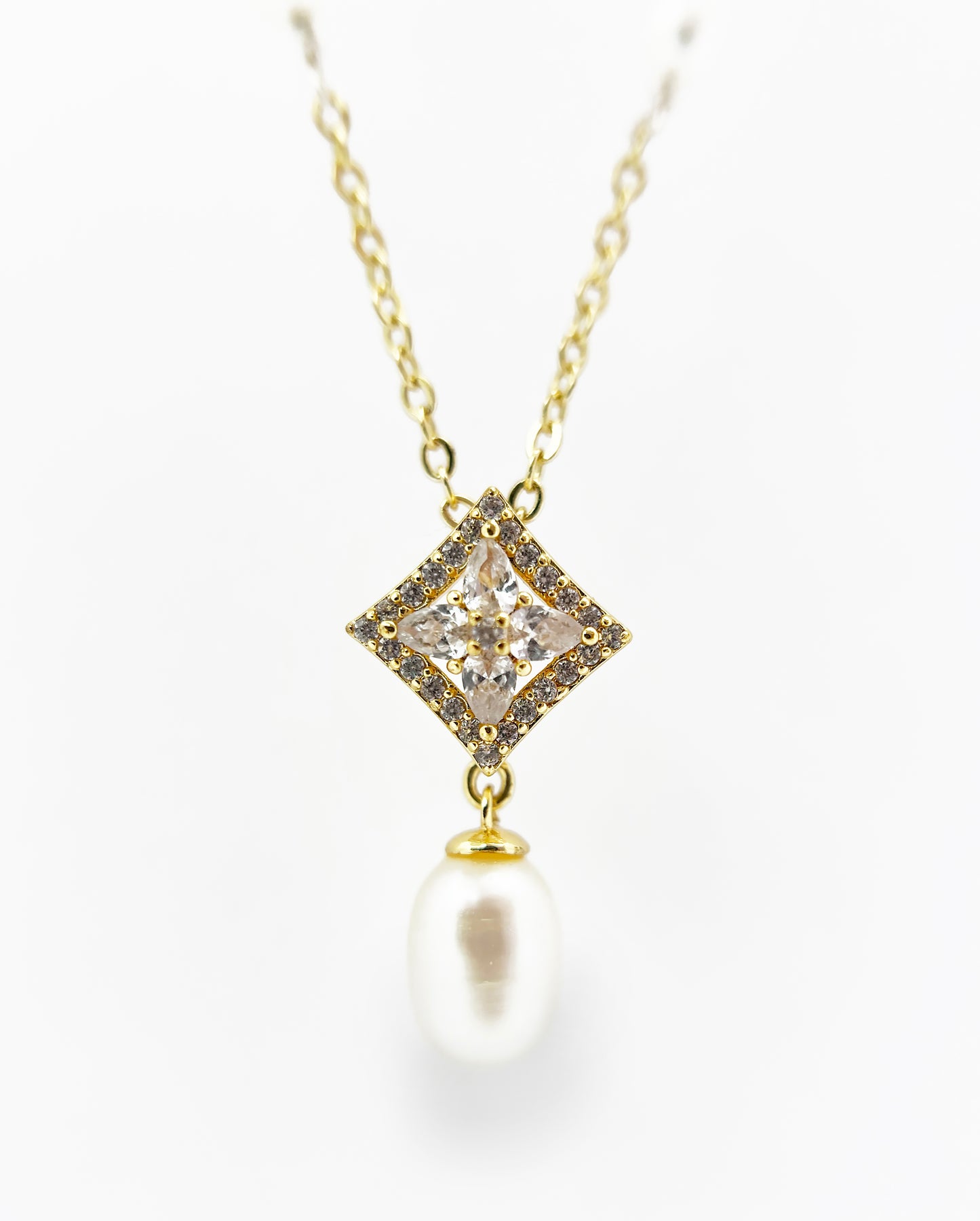 Pearl Pearl! Dimond Heart Short Pearl Necklace