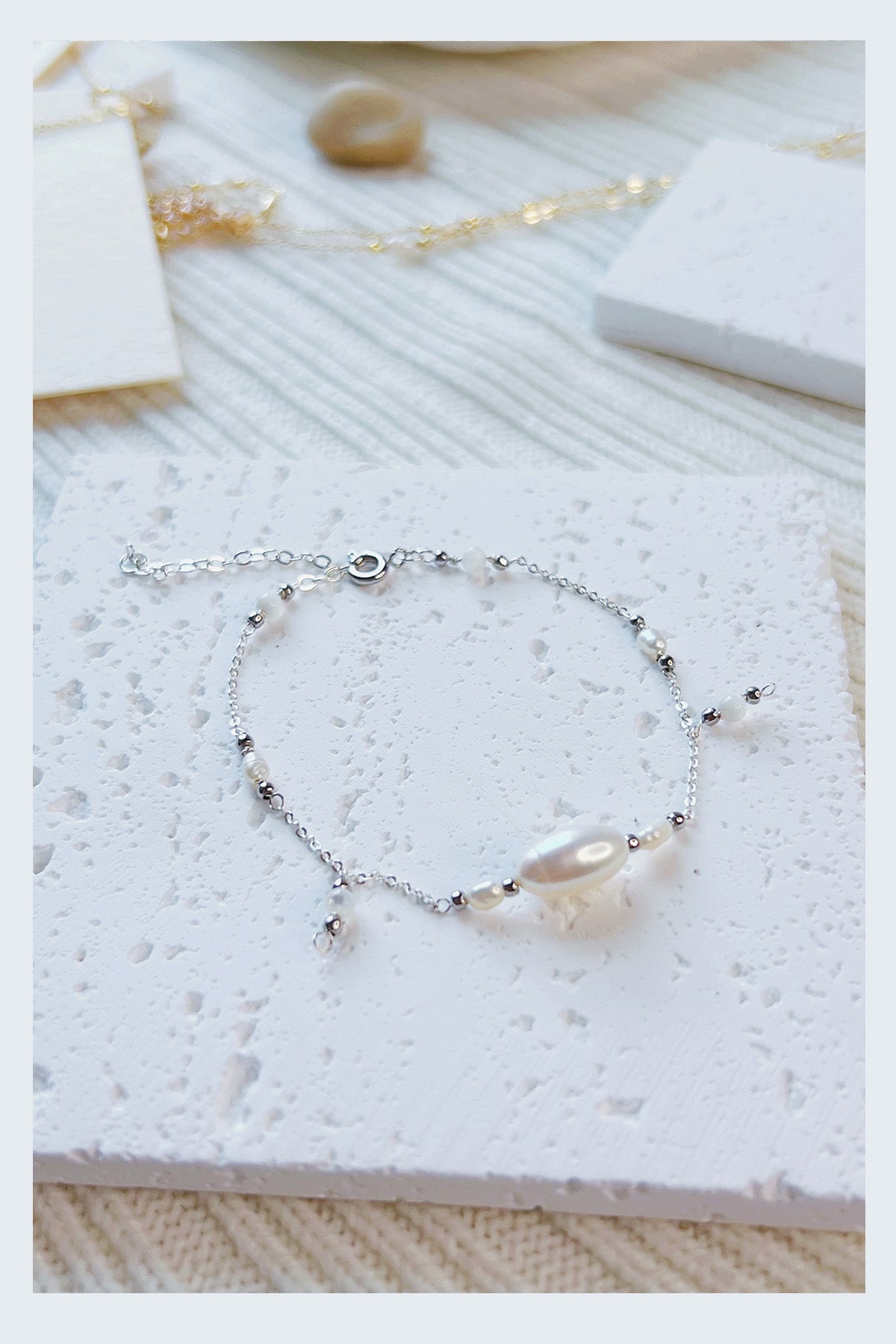 Pearl Pearl! -  Stars Circle the Moon Preal Bracelet