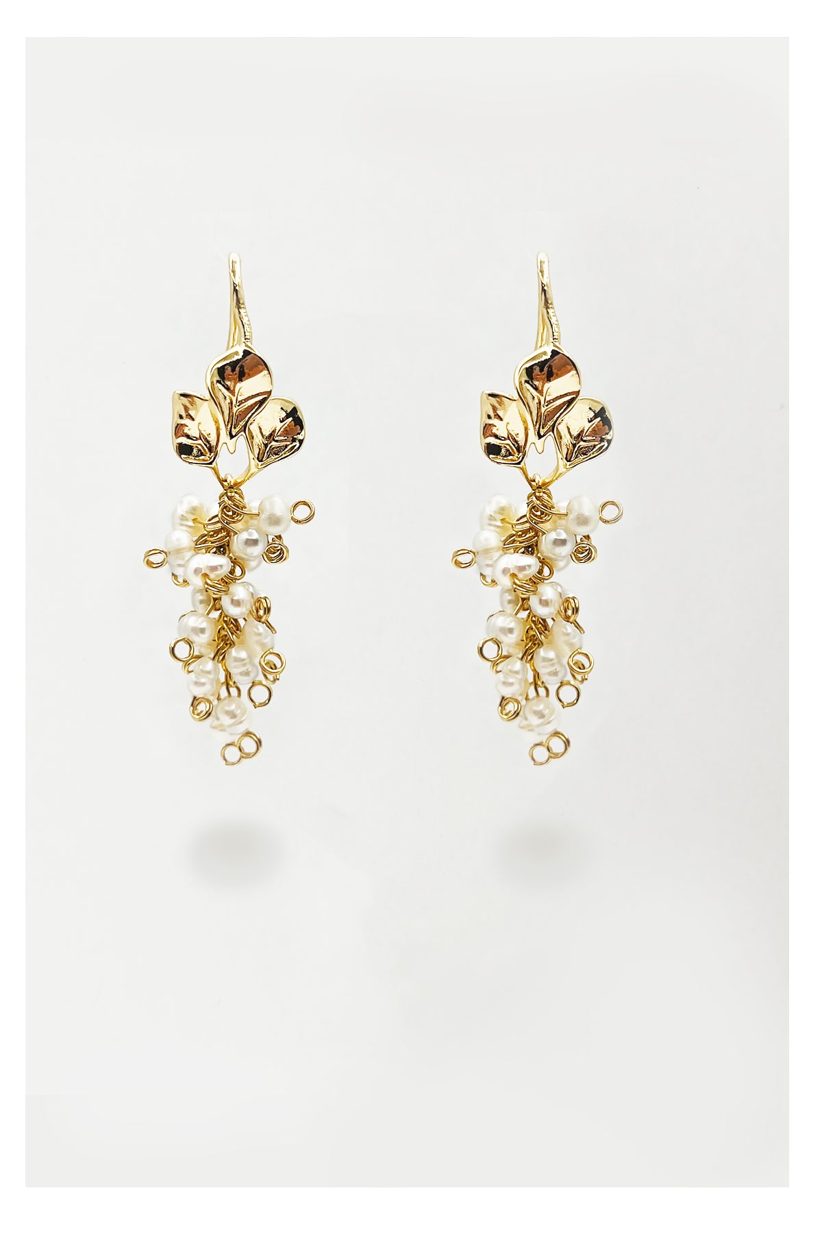 Pearl Pearl!- Gold Grape-Shaped Seawater Pearl Dangle Earrings