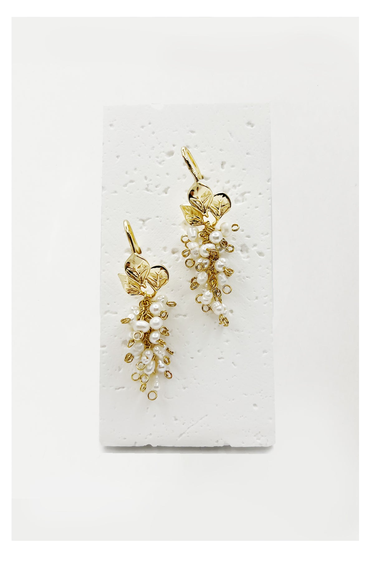 Pearl Pearl!- Gold Grape-Shaped Seawater Pearl Dangle Earrings