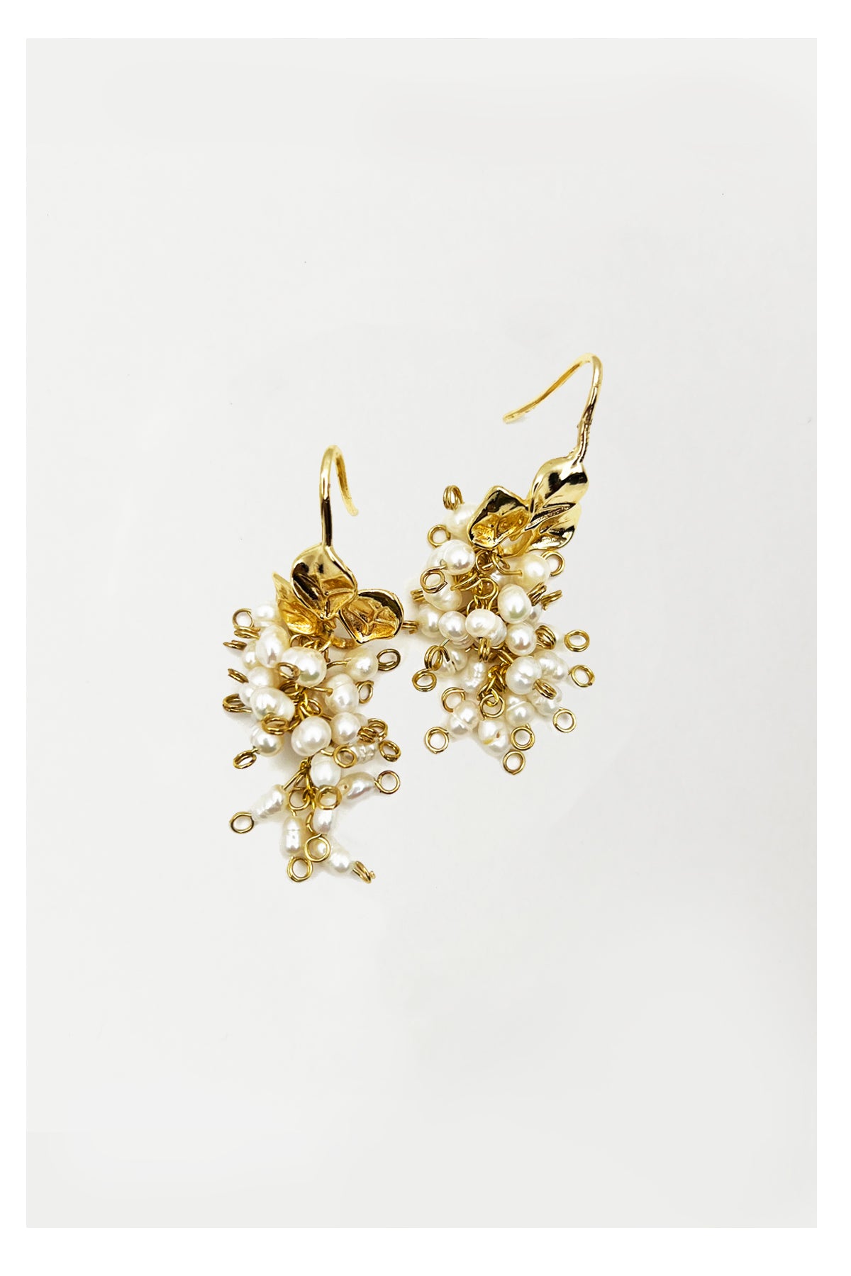 Pearl Pearl!- Gold Grape-Shaped Seawater Pearl Dangle Earrings