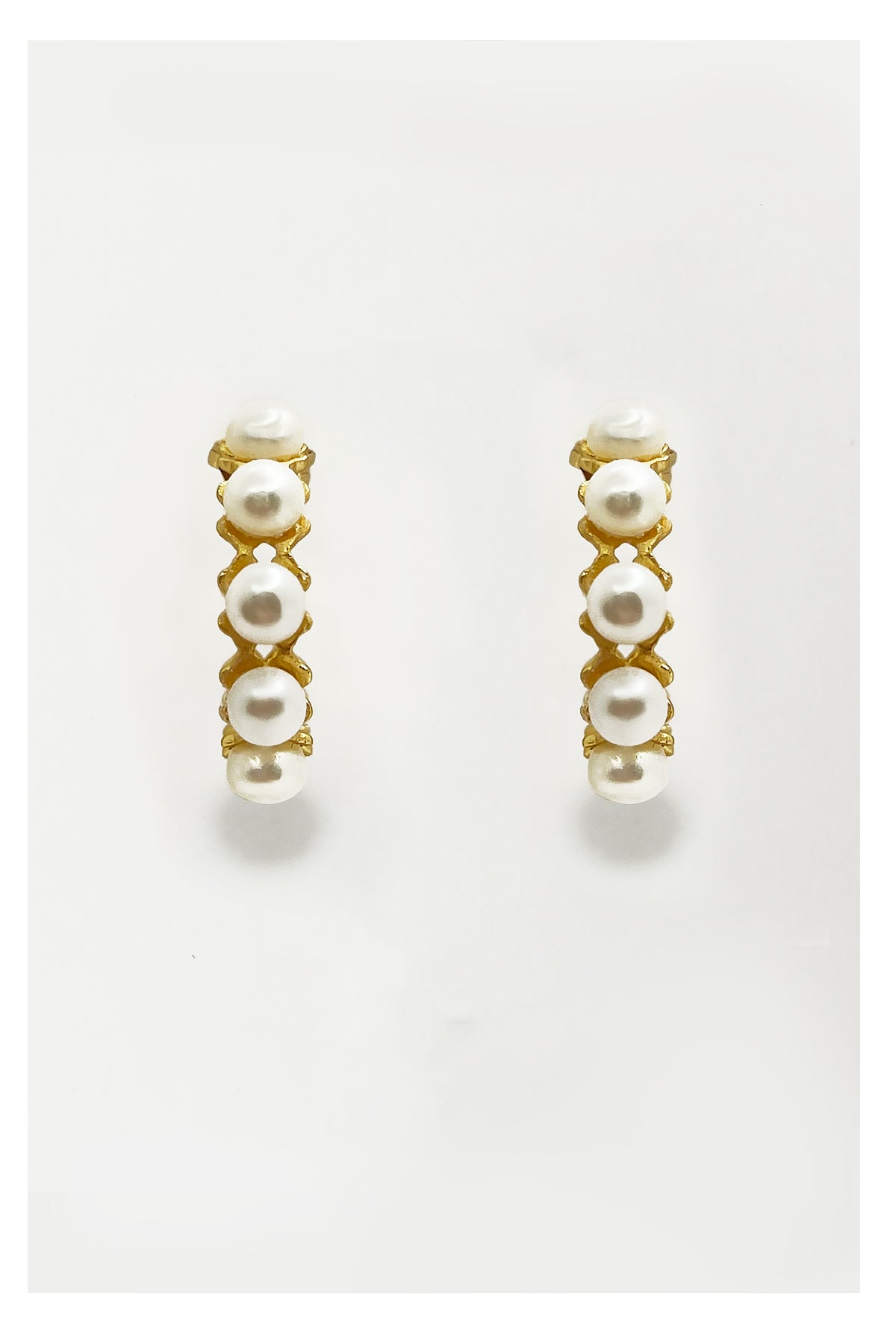 Pearl Pearl! -  Golden Wreath Button Pearl Hoop Earrings