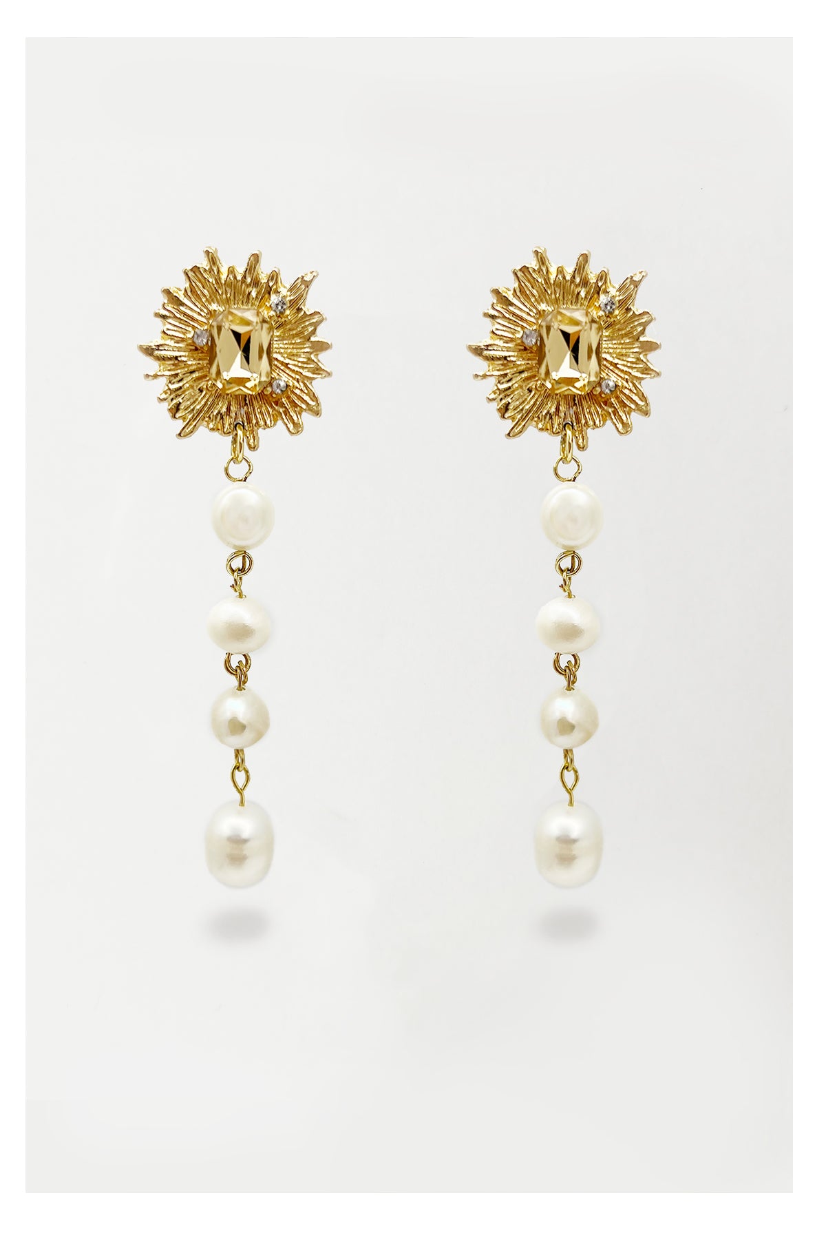 Pearl Pearl!- Gold Sunflower with Four Pearl Earrings