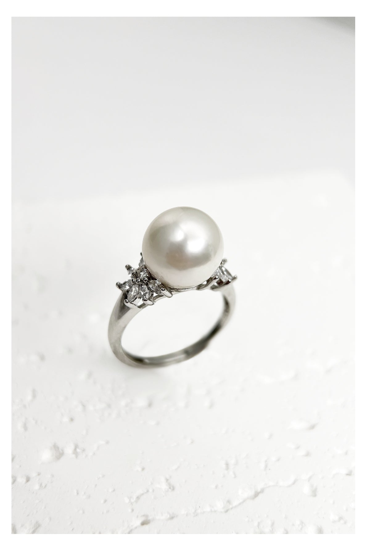 Pearl Pearl! -Handcrafted Silver with 11mm Round Pearl Ring