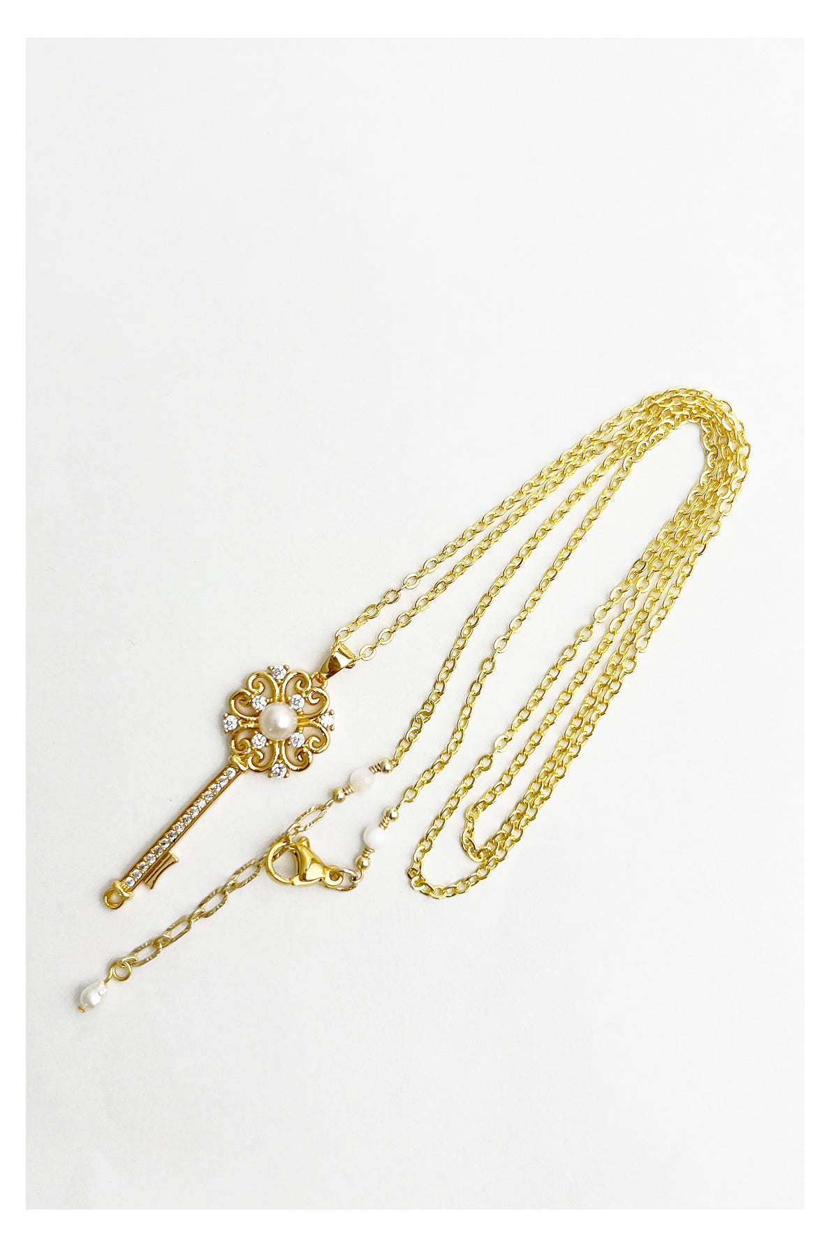 Pearl Pearl! -Gold Key Shaped Zircon Pearl Necklace