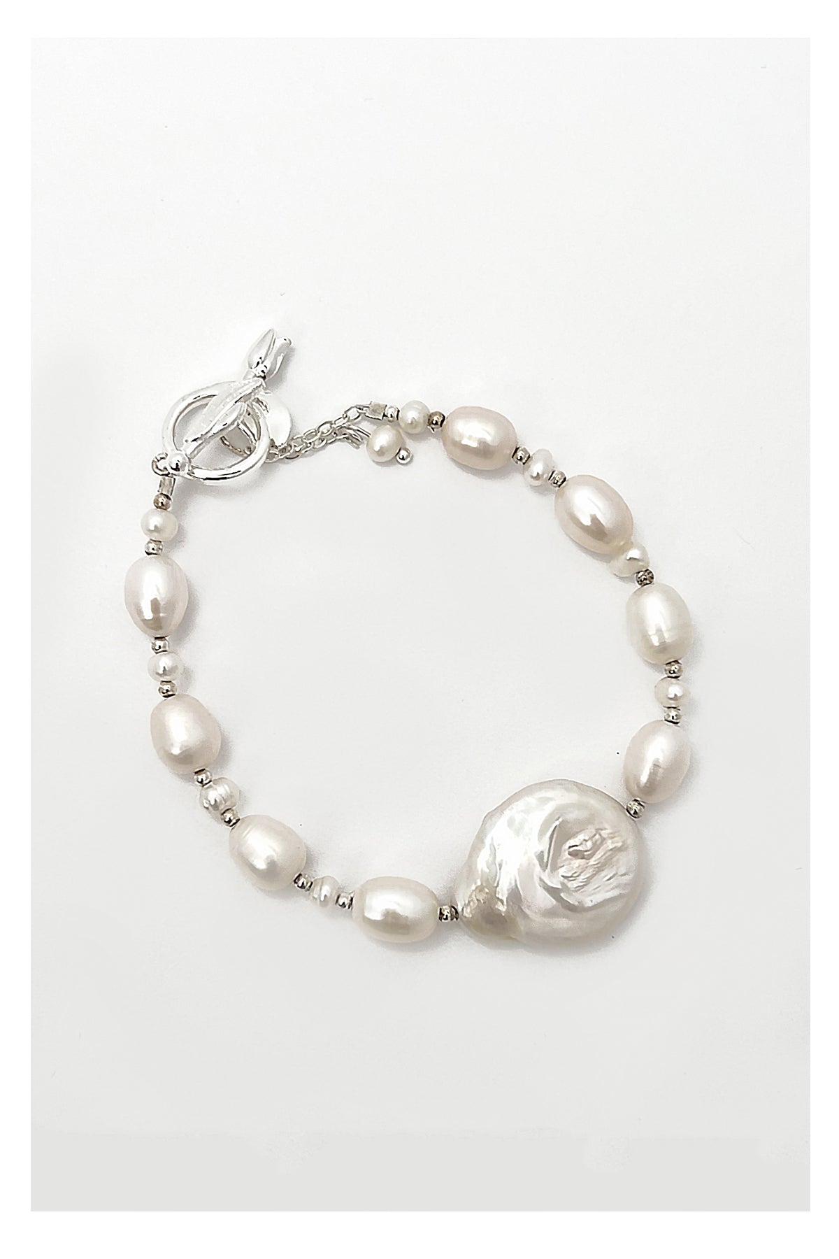 Pearl Pearl! -  Pure White Little and Big Pearls Bracelet