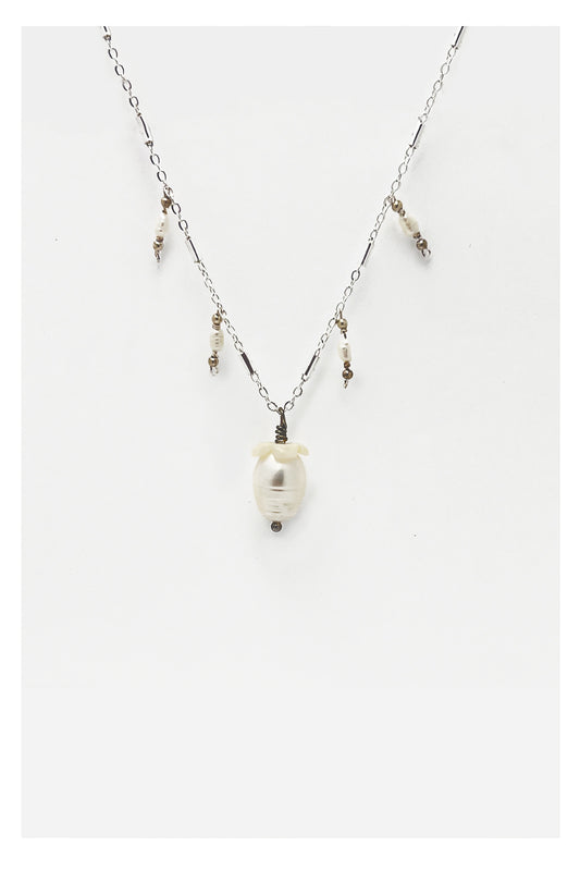 Pearl Pearl! -  Pearl Berry Long Long Necklace/ Sweater Necklace